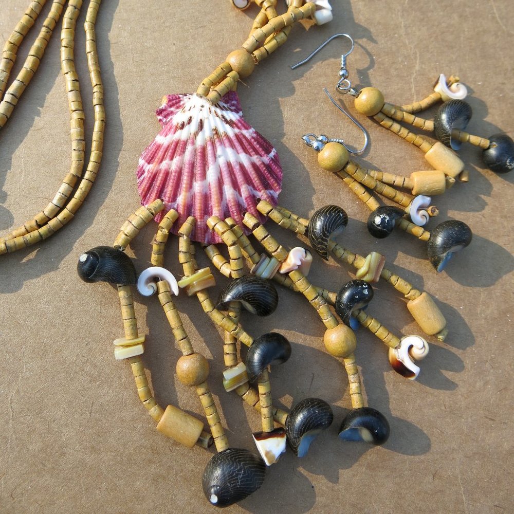 NEW Shell Wood Tropical Necklace and Earrings SET - Picture 2 of 2